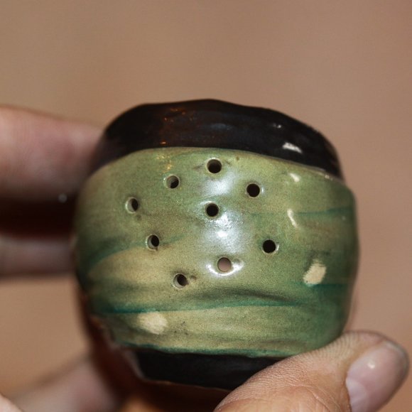 Mid Century Retro Hand Painted Beswick OLD WOMAN Shaker Sugar Salt or Pepper - Picture 3 of 4